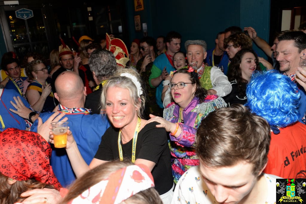 ../Images/Carnavals maandagavond in VdG 257.jpg
